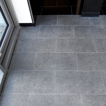 Płytka kamienna granit Black płomieniowany 60x60x2 cm